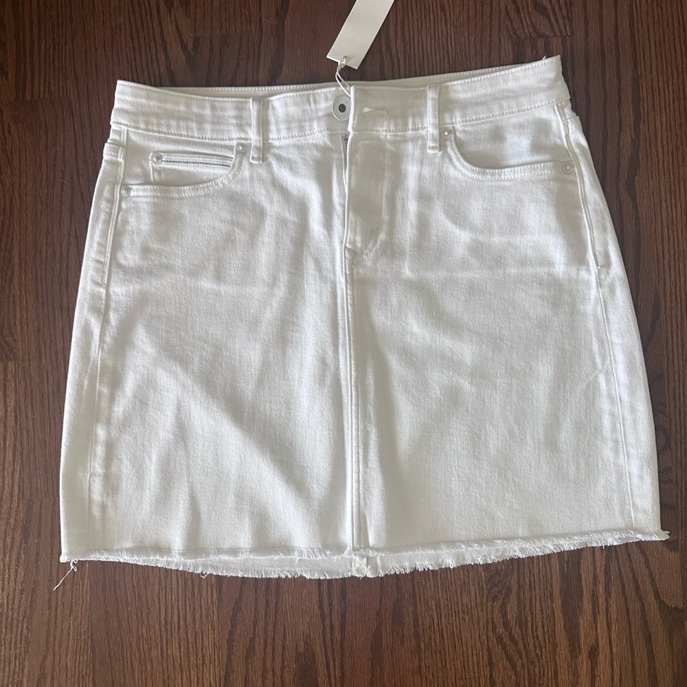 Vineyard vines white denim miniskirt size 6 new with tags